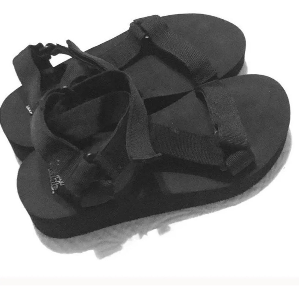 Wild Fable double strap sandal. NWT